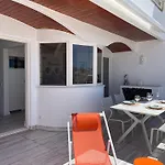 Ocean Balcony Terrace Sea View And Pool Daire *