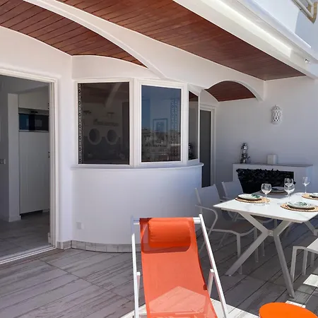 Ocean Balcony Terrace Sea View And Pool アパート *